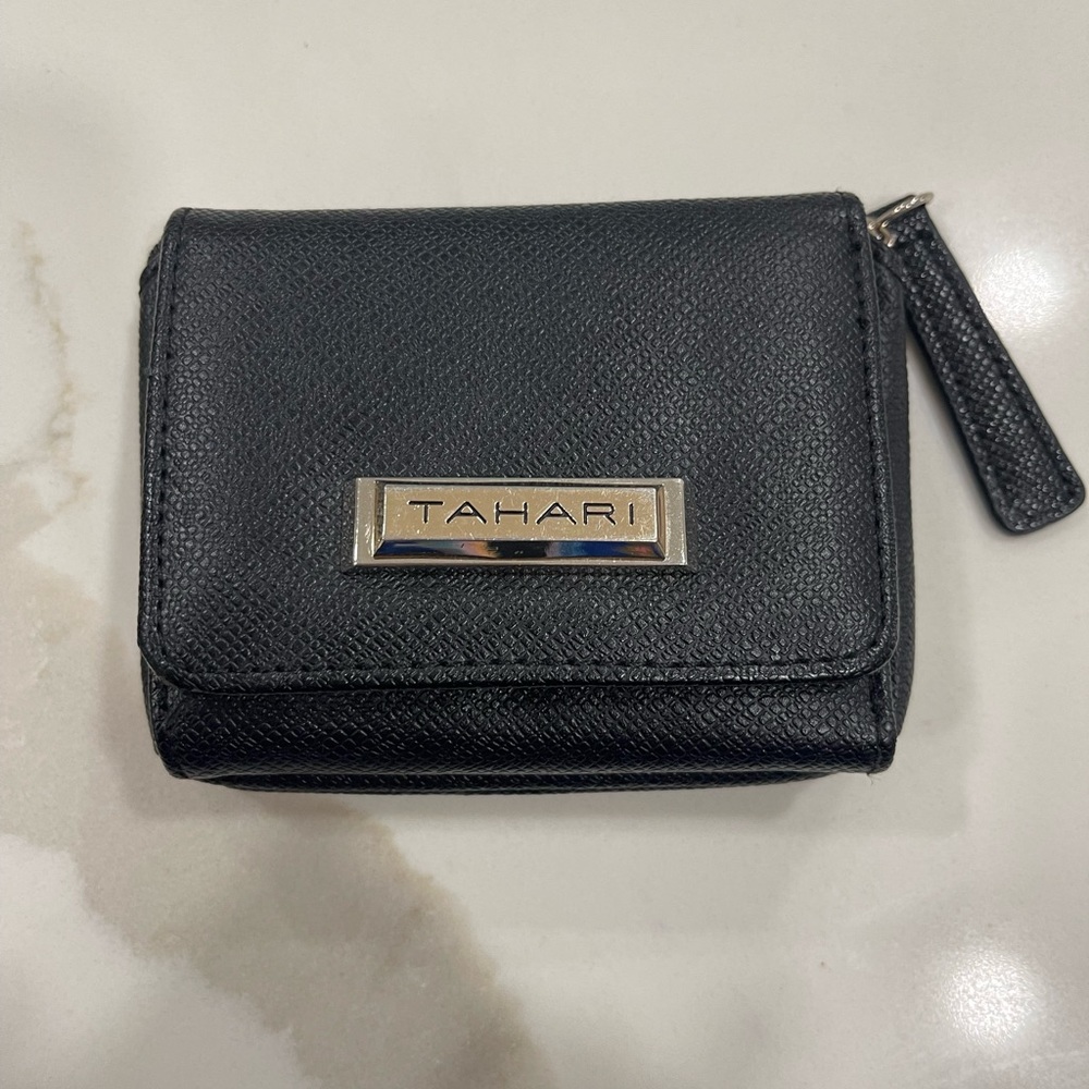 TAHARI WOMEN'S BI FOLD MINI MATE WALLET